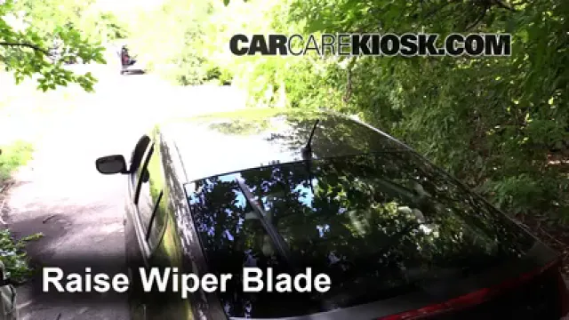 2013 Honda Insight LX 1.3L 4 Cyl. Windshield Wiper Blade (Rear) Replace Wiper Blade